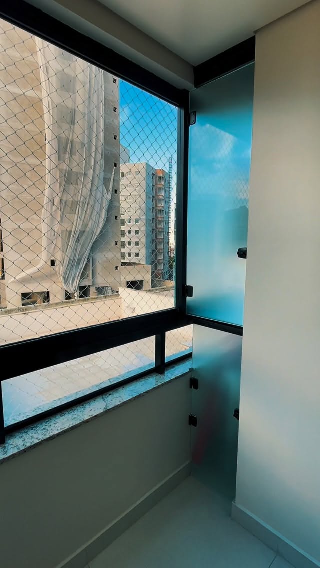 Fechamento de sacada de vidro em Balneário Camboriú